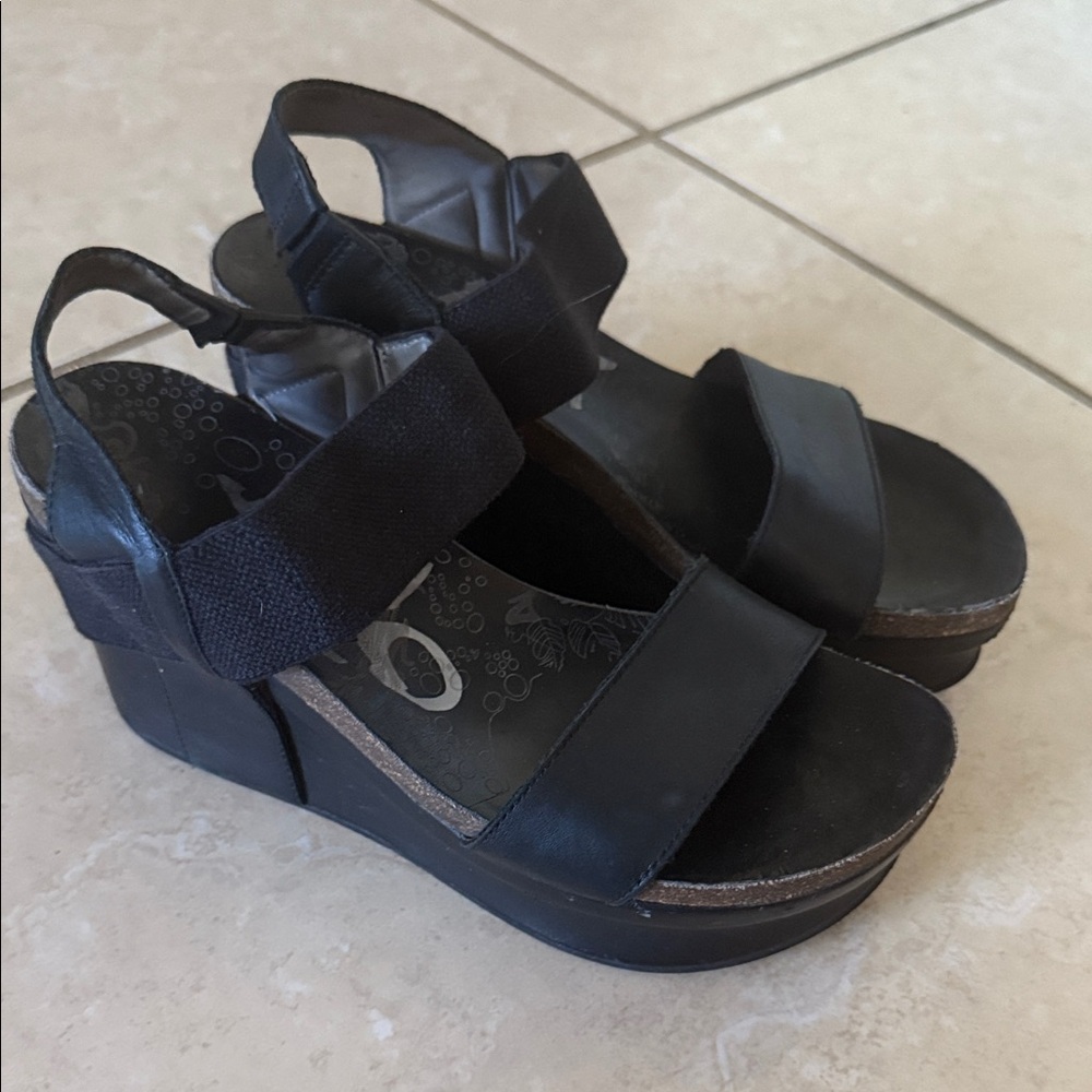 OTBT Black Women's Platform Sandals